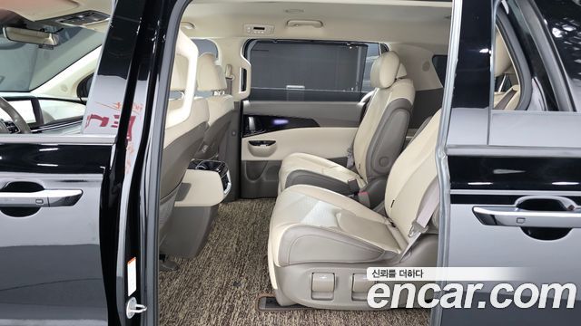 Kia Canival 2022 — photo 11