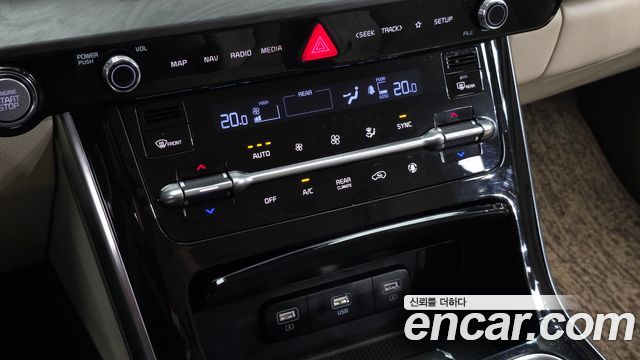 Kia Canival 2022 — photo 18