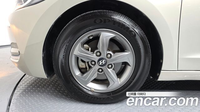 Hyundai AVANTE 2016 — photo 5