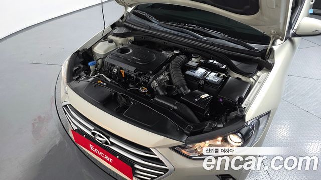 Hyundai AVANTE 2016 — photo 6