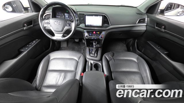 Hyundai AVANTE 2016 — photo 7