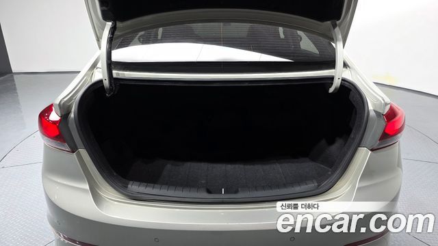 Hyundai AVANTE 2016 — photo 20