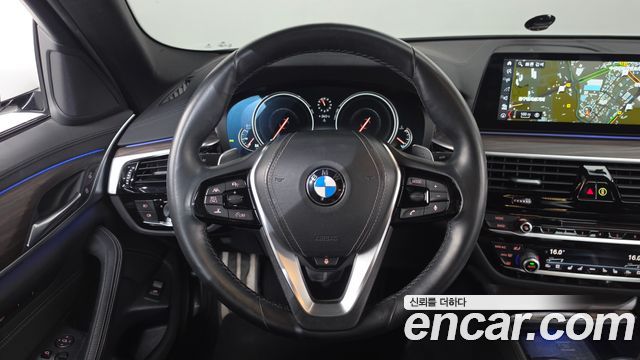 BMW 5-Series 2017 — photo 18