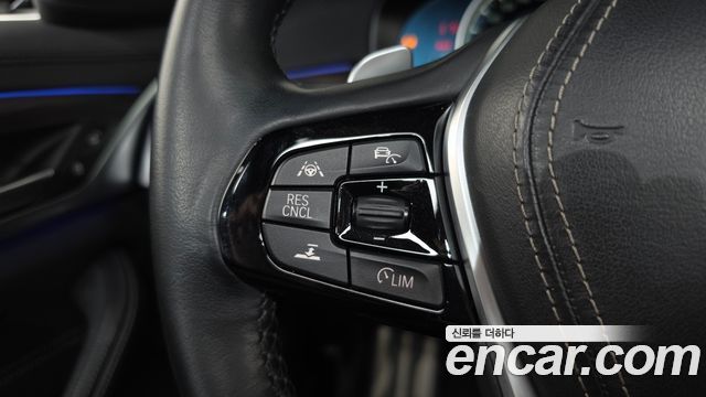 BMW 5-Series 2017 — photo 22
