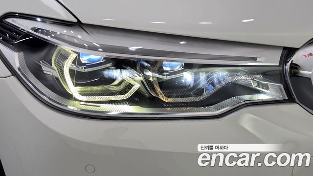 BMW 5-Series 2017 — photo 8