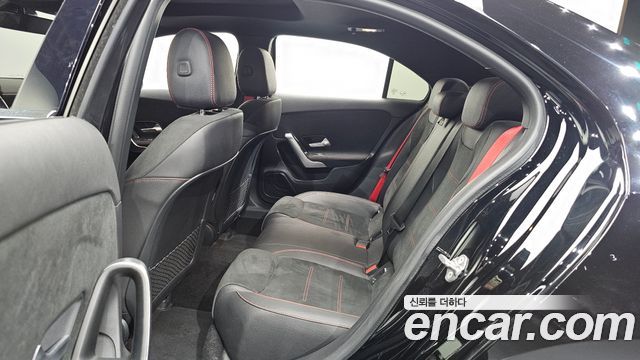 Mercedes-Benz A-Class 2020 — photo 11