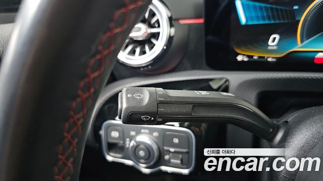 Mercedes-Benz A-Class 2020 — photo 13
