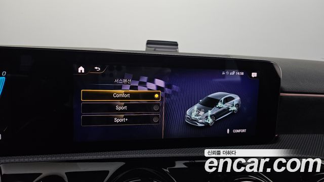 Mercedes-Benz A-Class 2020 — photo 18