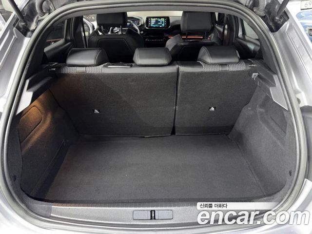 Peugeot 208 2022 — photo 16