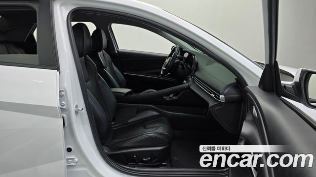 Hyundai AVANTE 2023 — photo 17