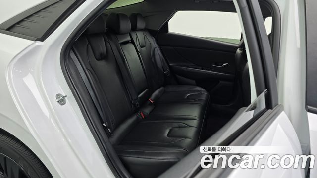 Hyundai AVANTE 2023 — photo 18