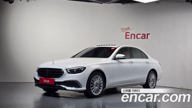 Mercedes-Benz E-Class 2023 — photo 1