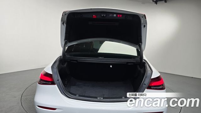 Mercedes-Benz E-Class 2023 — photo 24