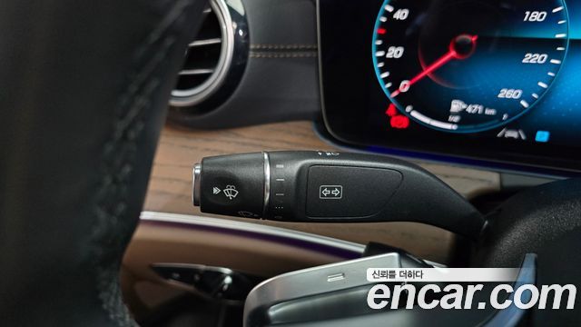 Mercedes-Benz E-Class 2023 — photo 27