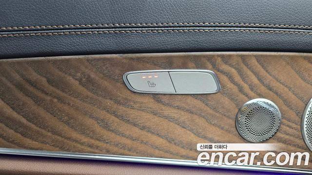 Mercedes-Benz E-Class 2023 — photo 28