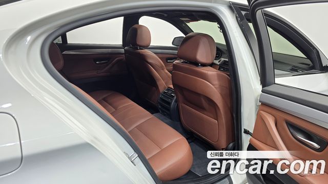 BMW 5-Series 2014 — photo 17