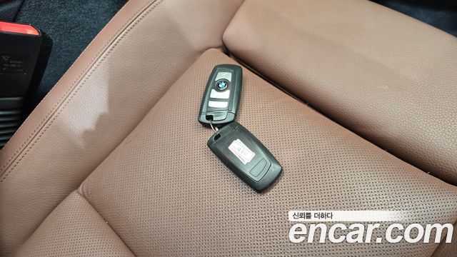 BMW 5-Series 2014 — photo 22