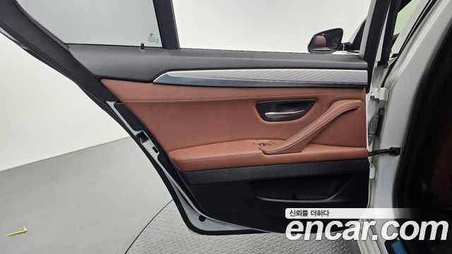 BMW 5-Series 2014 — photo 15