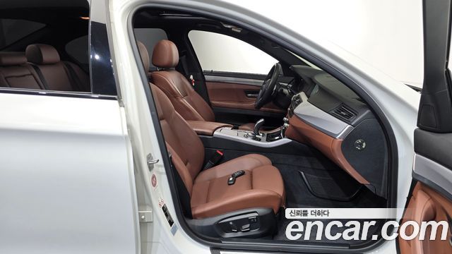 BMW 5-Series 2014 — photo 16