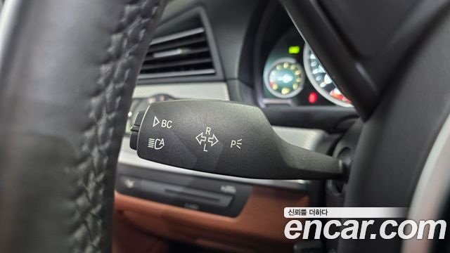 BMW 5-Series 2014 — photo 30