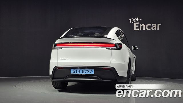 Tesla Model Y 2026 — photo 4