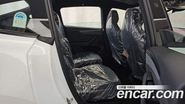 Tesla Model Y 2026 — photo 18