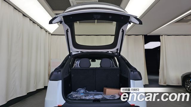 Tesla Model Y 2026 — photo 26