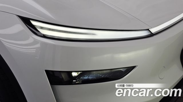 Tesla Model Y 2026 — photo 8