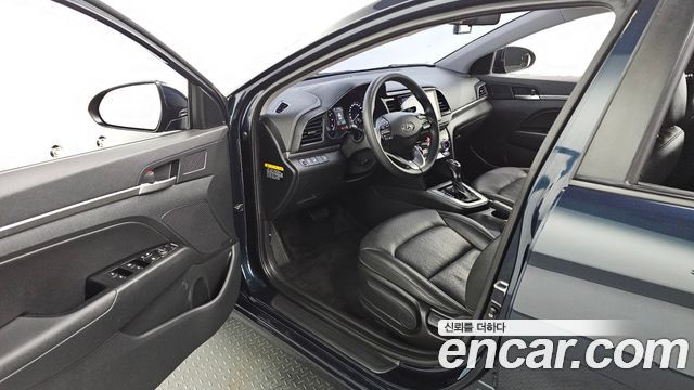 Hyundai AVANTE 2019 — photo 10