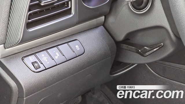 Hyundai AVANTE 2019 — photo 13