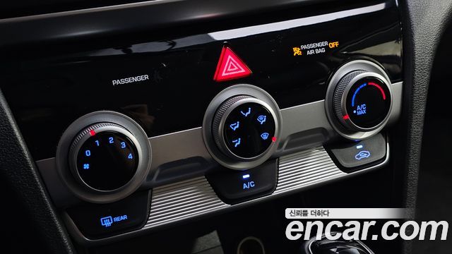 Hyundai AVANTE 2019 — photo 17