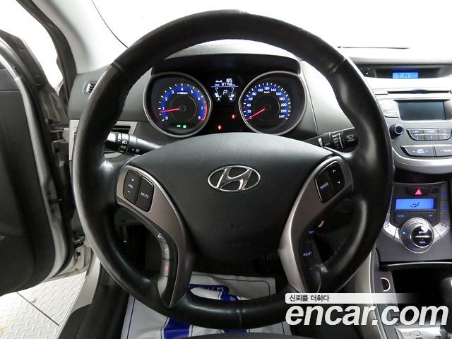 Hyundai AVANTE 2014 — photo 8