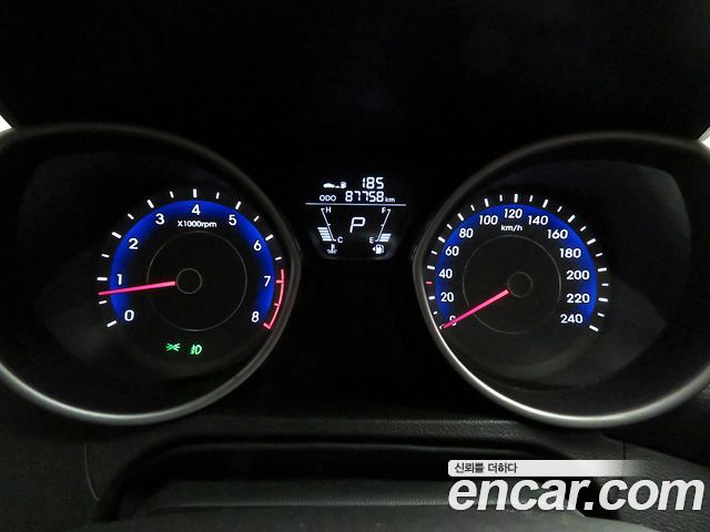 Hyundai AVANTE 2014 — photo 9