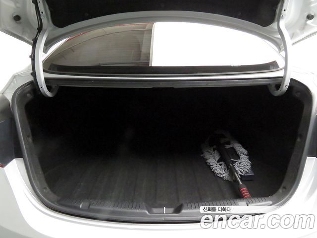 Hyundai AVANTE 2014 — photo 18