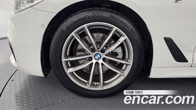 BMW 5-Series 2017 — photo 5