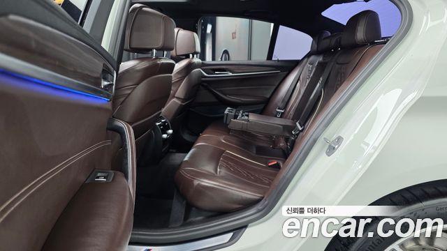 BMW 5-Series 2017 — photo 18