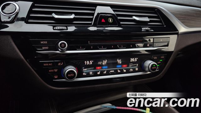 BMW 5-Series 2017 — photo 24