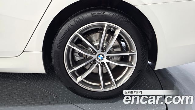 BMW 5-Series 2017 — photo 7