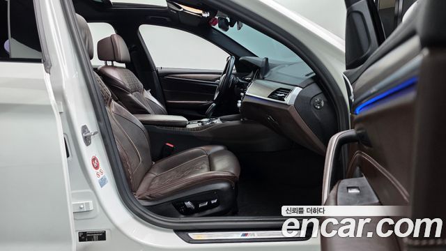 BMW 5-Series 2017 — photo 16