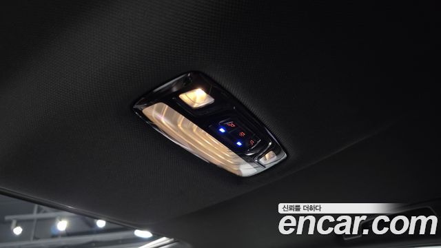 BMW 5-Series 2017 — photo 30