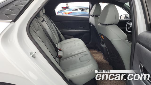 Hyundai AVANTE 2024 — photo 17