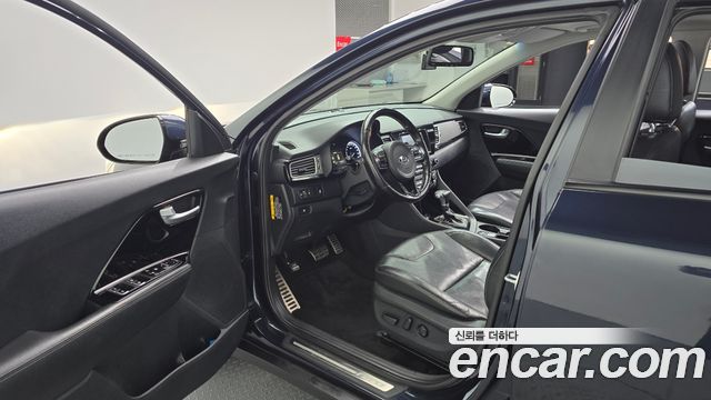 Kia Niro 2017 — photo 10