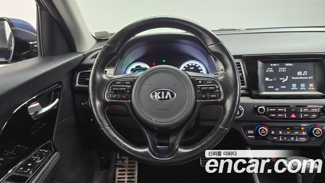 Kia Niro 2017 — photo 13