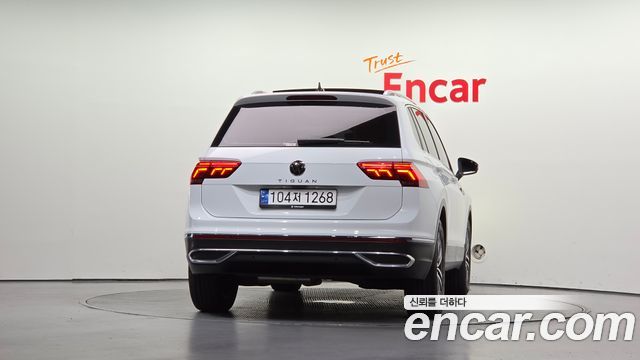 Volkswagen Tiguan 2023 — photo 4