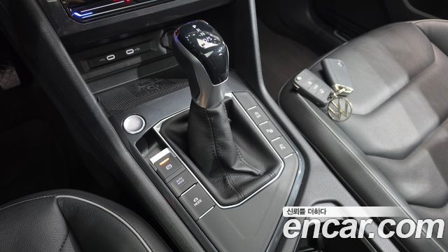 Volkswagen Tiguan 2023 — photo 9