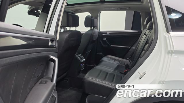 Volkswagen Tiguan 2023 — photo 17