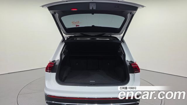 Volkswagen Tiguan 2023 — photo 20
