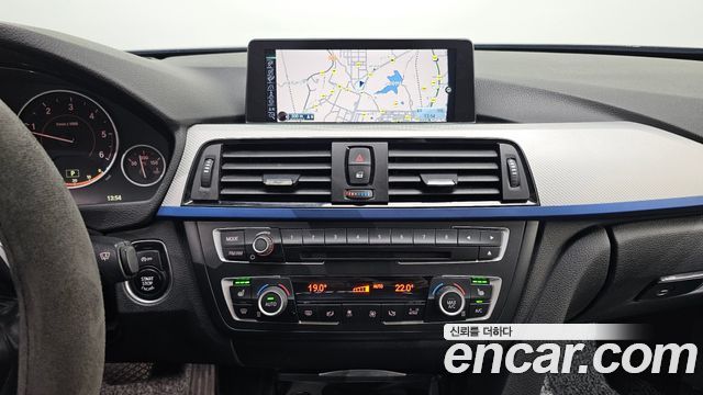 BMW 3-Series 2015 — photo 16