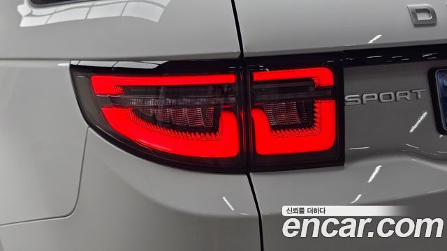 Land Rover Discovery Sport 2021 — photo 9