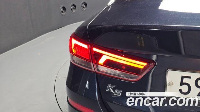 Kia K5 2019 — photo 9